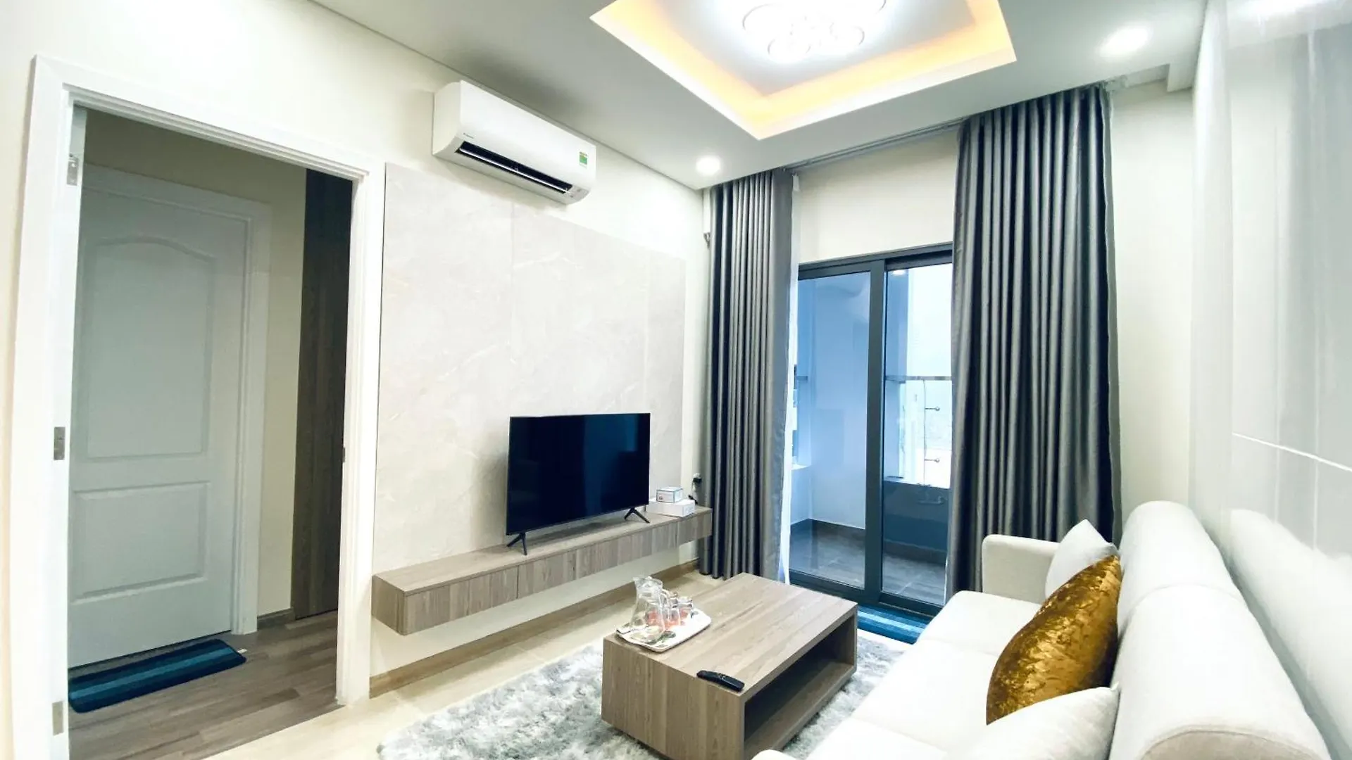 Luxury Apartment Inside Monarchy Da Nang 0*,